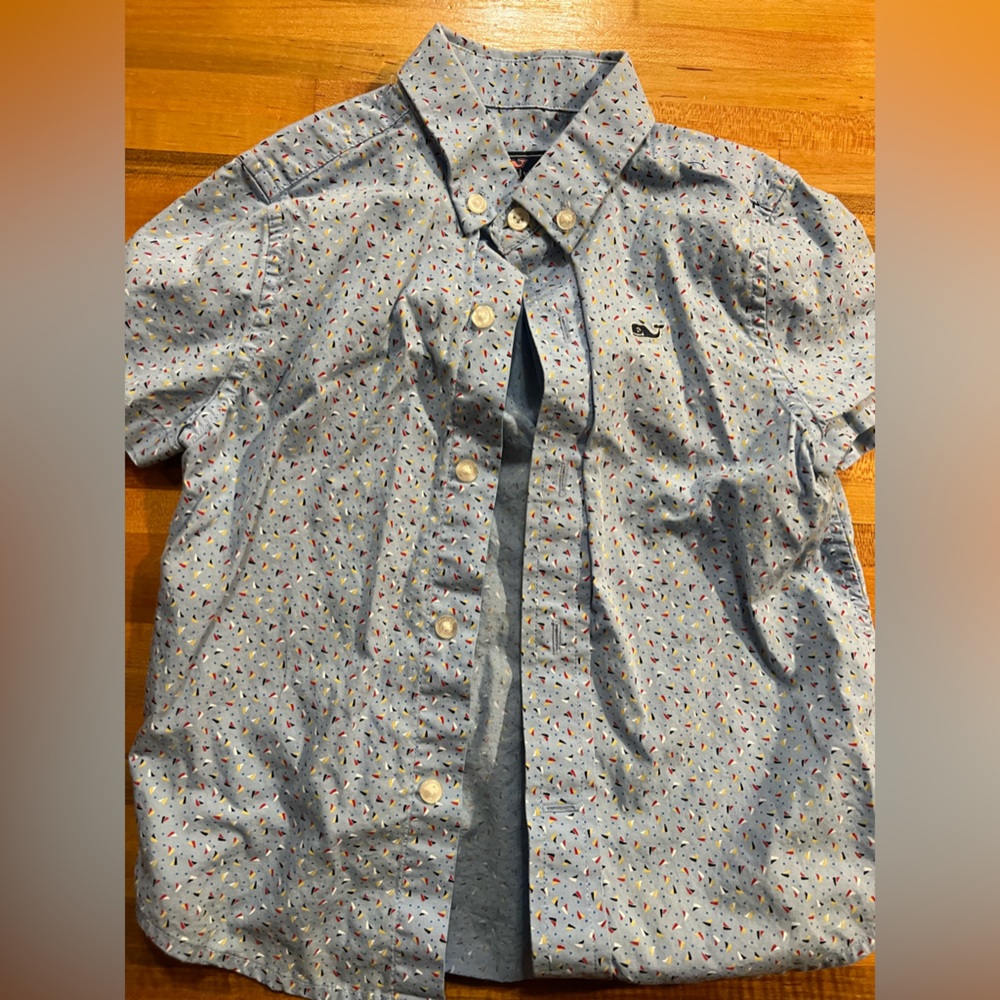 Vineyard Vines toddler short sleeve button down shirt. Size 3T.